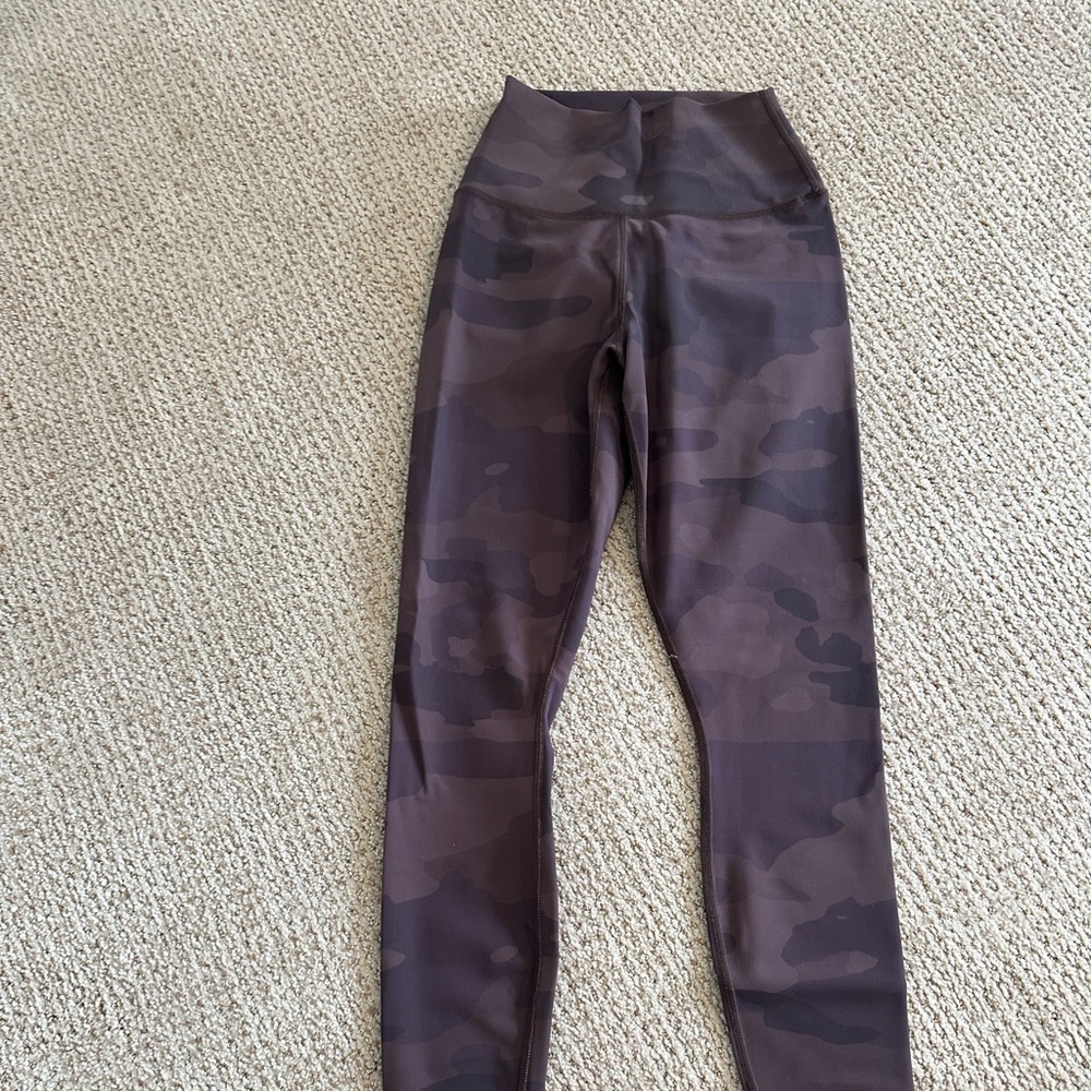 alo camo leggings